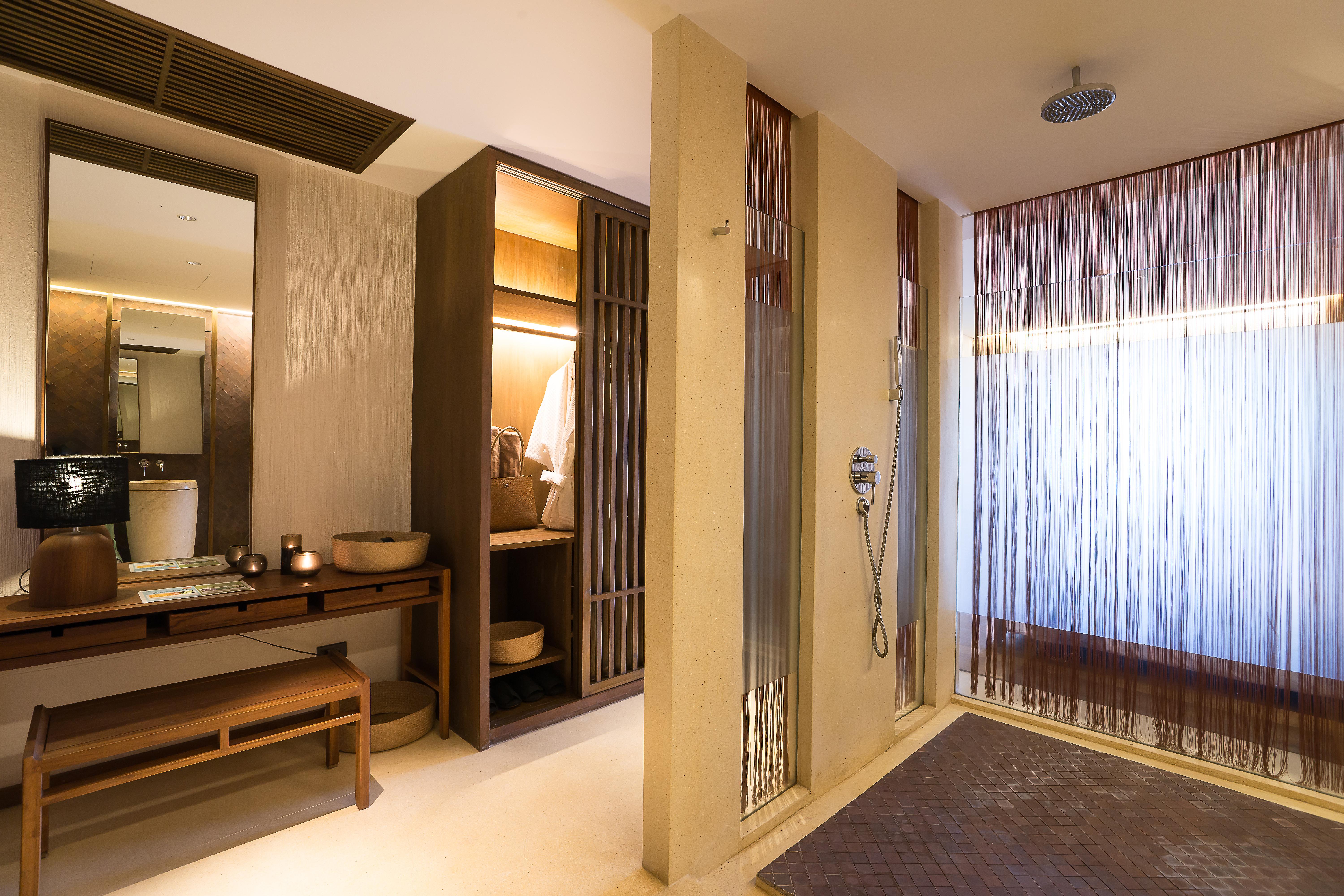 Hansar Samui Resort & Spa - Sha Extra Plus Bophut Dış mekan fotoğraf A bathroom at The Oberoi, Mumbai