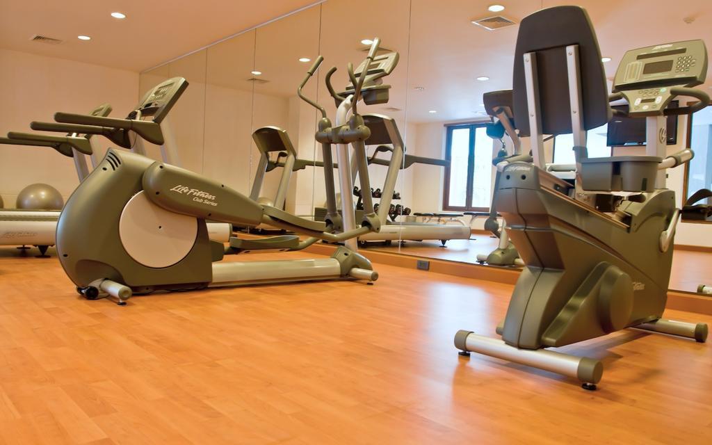 Hansar Samui Resort & Spa - Sha Extra Plus Bophut Dış mekan fotoğraf A typical gym